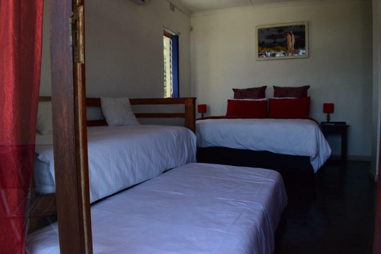 Oudtshoorn Homestay Accommodation ภายนอก รูปภาพ